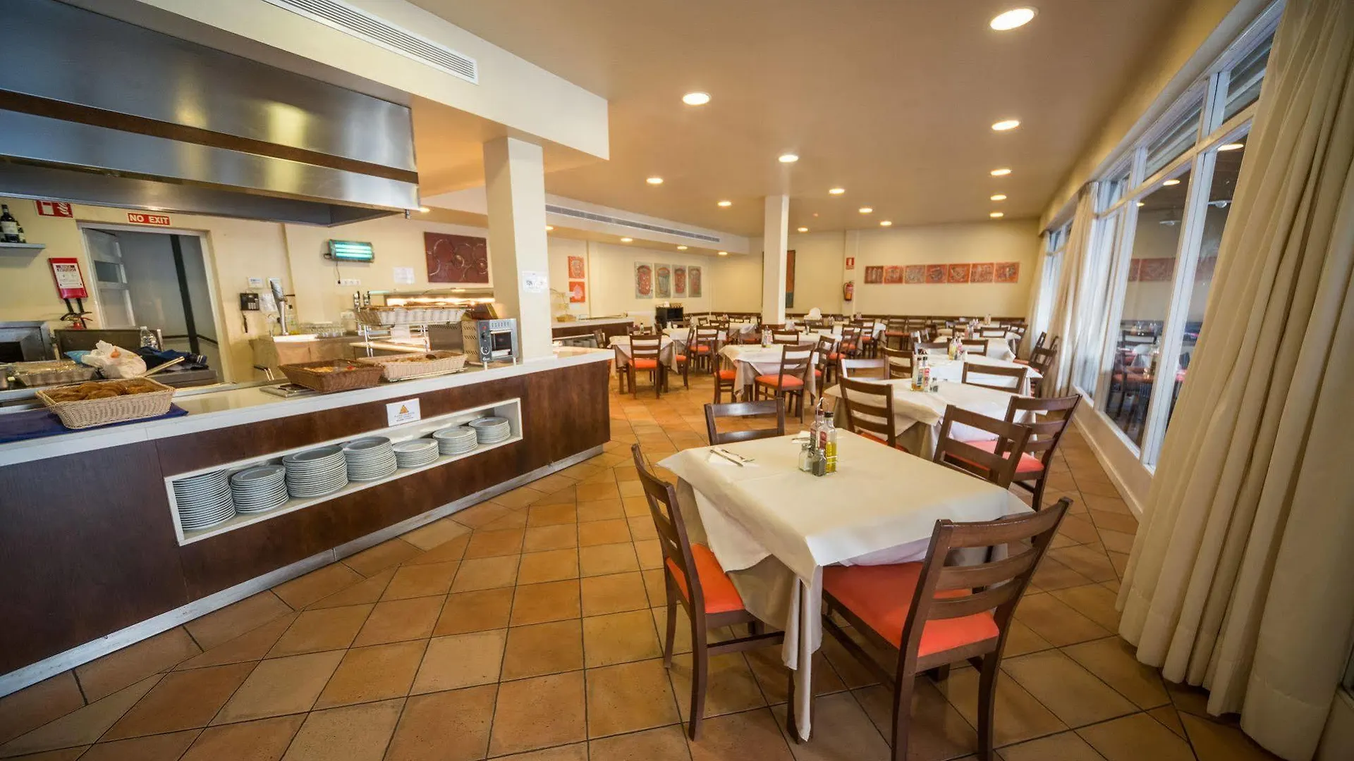 Aparthotel Holiday Center Santa Ponsa 3*,  Spagna